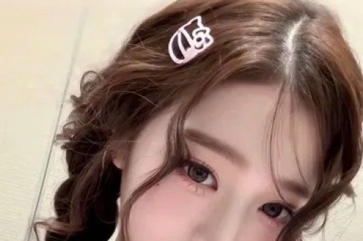 百万粉丝女网红晒捐款1047万截图并回应：两位粉丝捐出1千万个人捐了47万