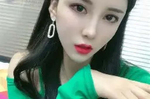 百万网红直播号称纯牛肉售卖合成肉卷 承诺假一赔万 被起诉称赔偿过高 最终双方同意调解