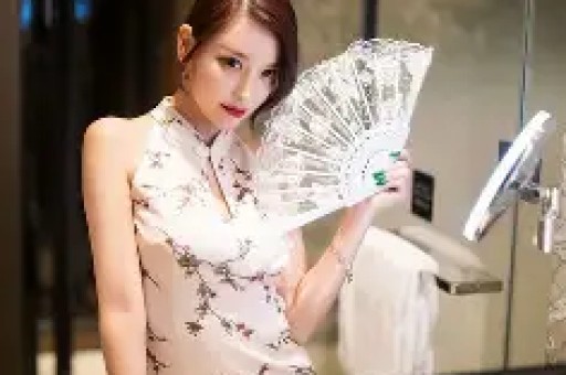 详细阅读:三山凌辉被曝出轨后毫不遮掩亲密姿态 三山凌辉被曝出轨后毫不遮掩亲密姿态