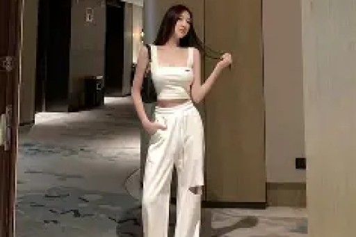 刘晓庆被指耍大牌现身河南万岁山和王婆同台全场冷脸拒讲话